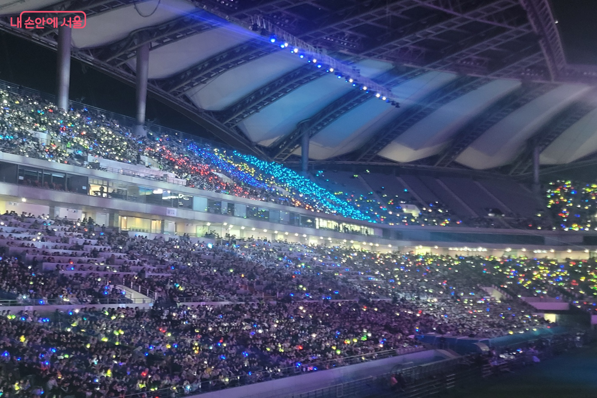 서울원더쇼 팬들의 응원봉