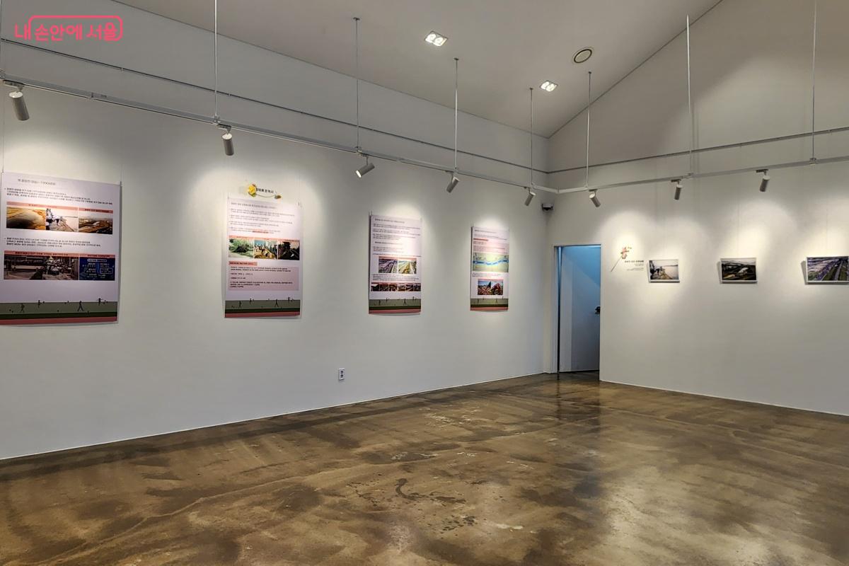 소규모 전시 공간을 조성해 문화와 예술을 향유할 수 있도록 했다. ©김미선