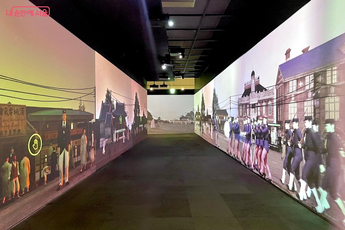 서울역사박물관의 전시는 다양한 미디어 전시를 통해 이해를 돕는다. &copy;이종빈