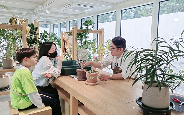 아픈 식물 치료해요! 반려식물클리닉 14곳으로 확대