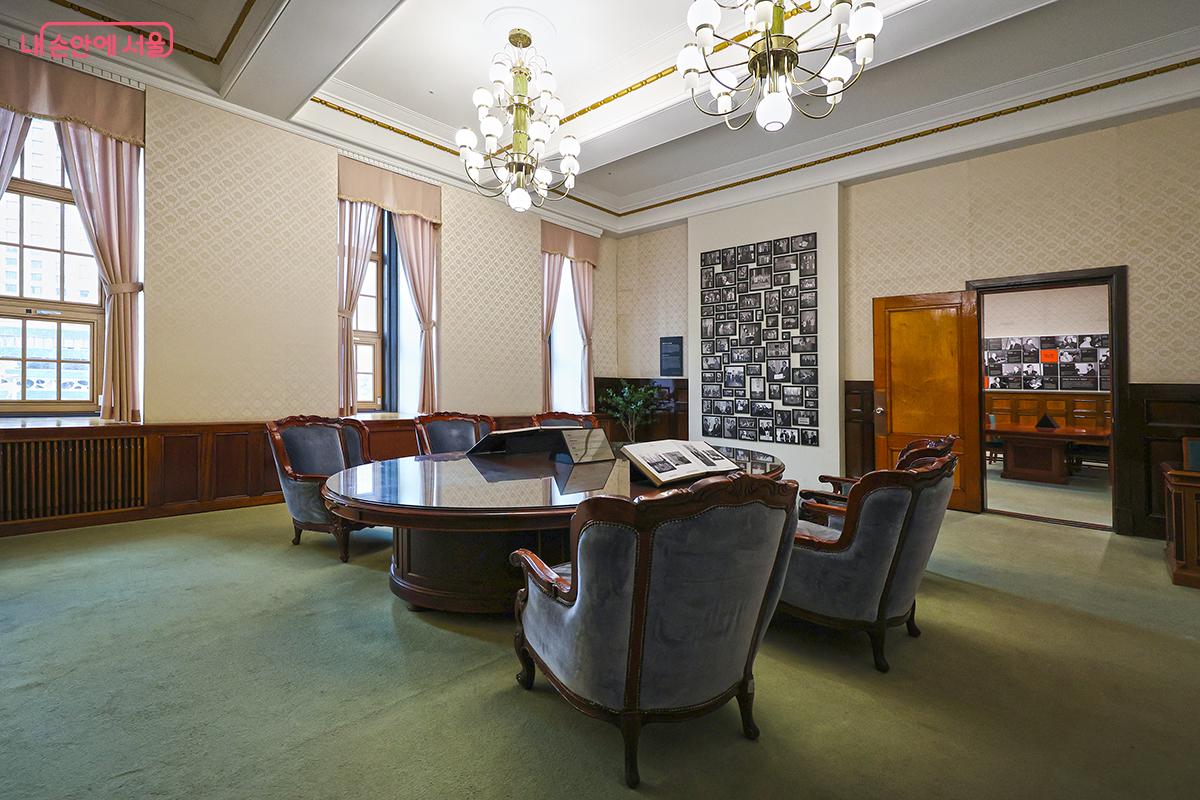마치 영화 세트장을 연상시키는 옛 서울시 집무실의 모습 ©김주연