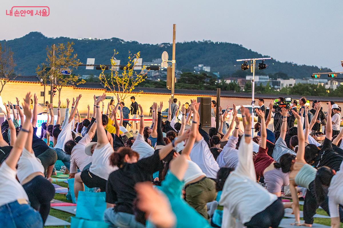모두 하나가 되어 호흡하고 몸으로 따라했다. ⓒ문청야