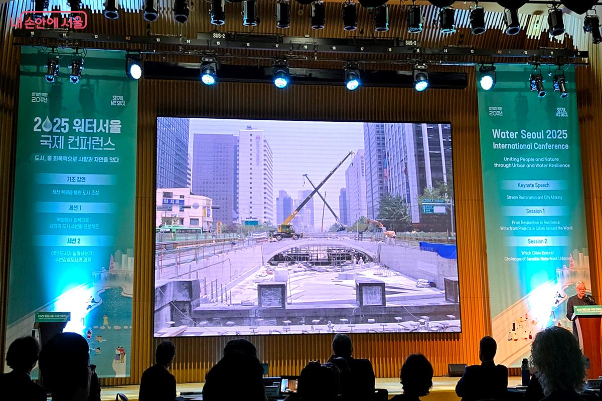 청계 광장을 만들 때 사진 ©김윤경