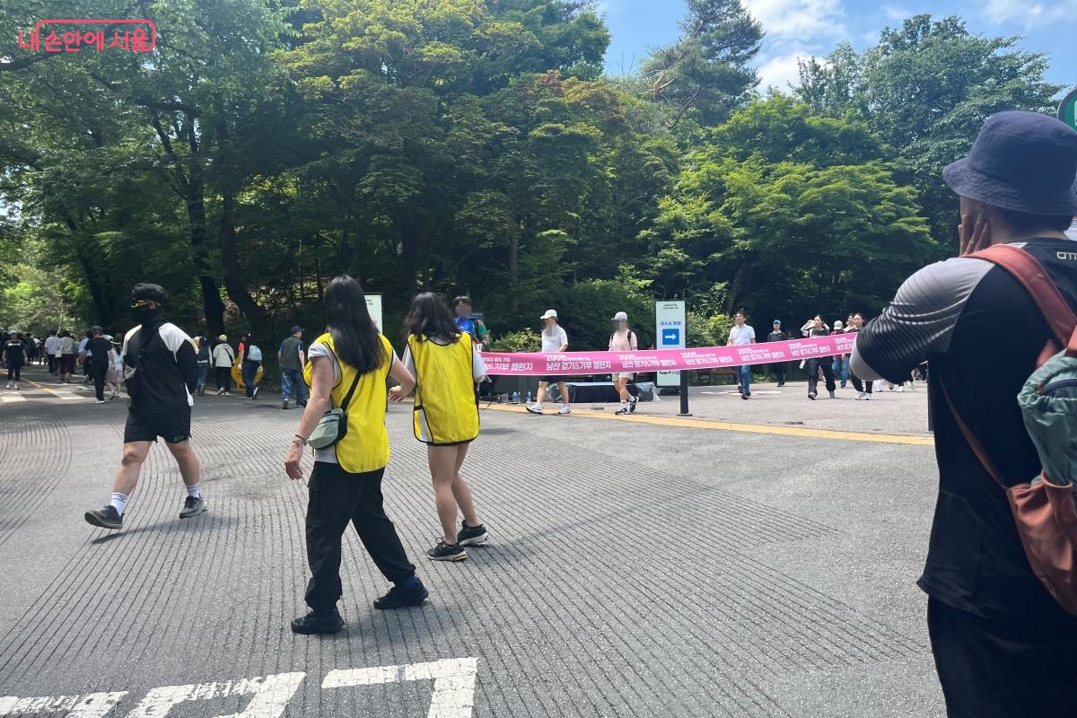 참여자들은 난이도에 따라 A코스와 B코스로 나뉘어 향했다. © 김연희