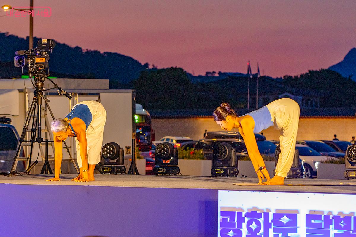 속초에서 온 송종윤 선생님은 산을 테마로 고요한 기운과 몸을 수련했다. ⓒ문청야