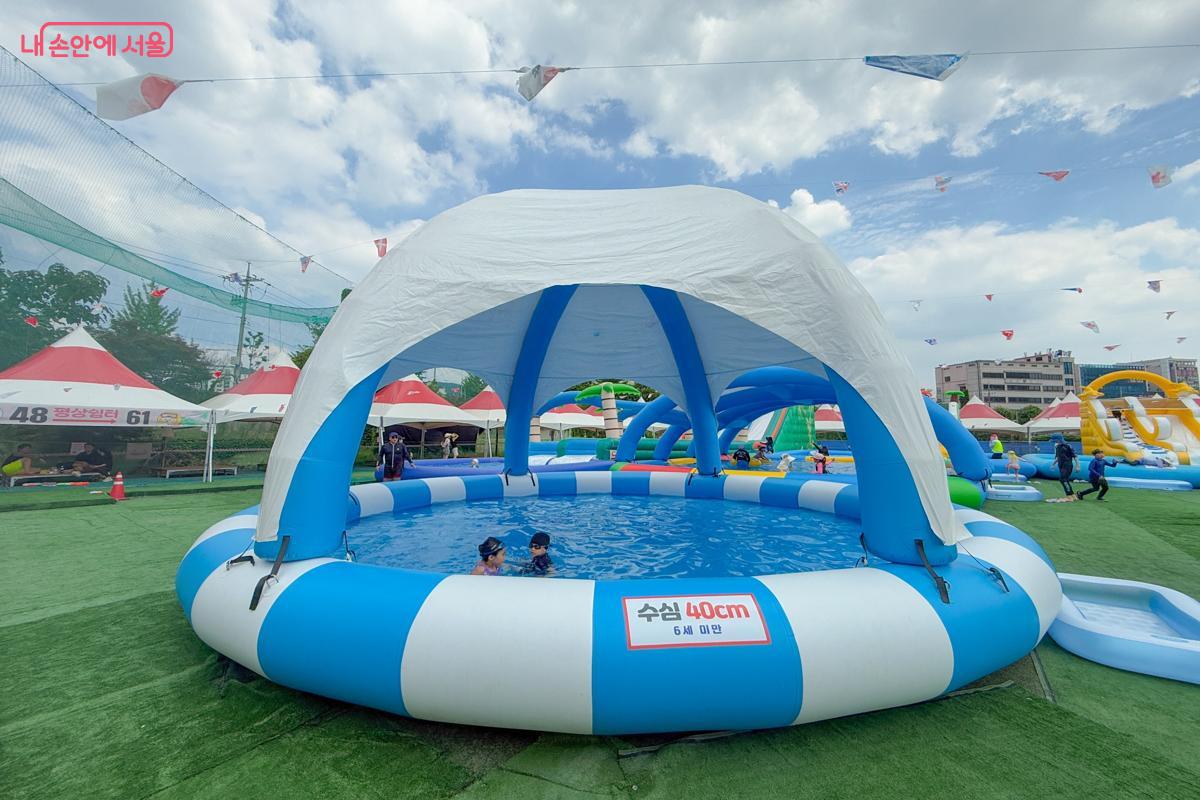 유아풀이 따로 마련되어 있어 안전하게 놀 수 있다. &copy;이미현