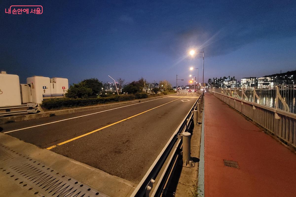 해진 광진교, 화장실은 '광진교 8번가'를 나와서 조금 걷다보면 있다. ©박미선