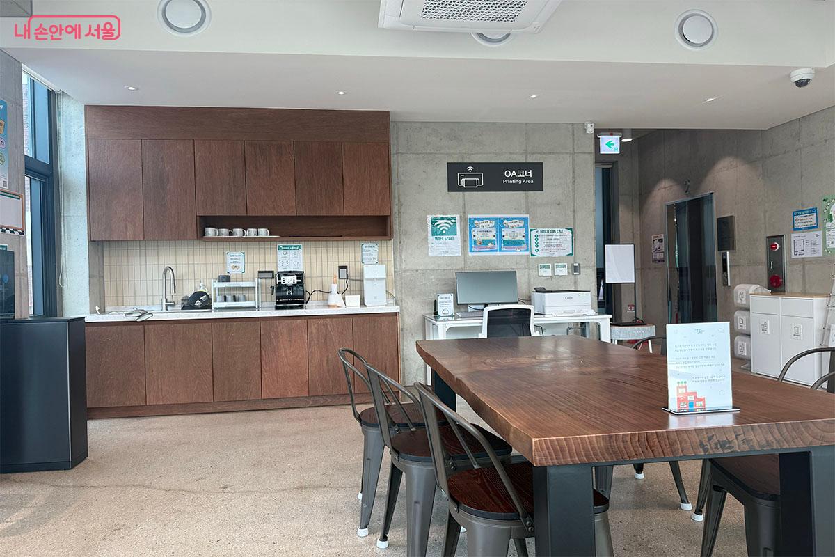 다양한 편의시설이 준비되어 있는 2층의 모습 ⓒ송수아