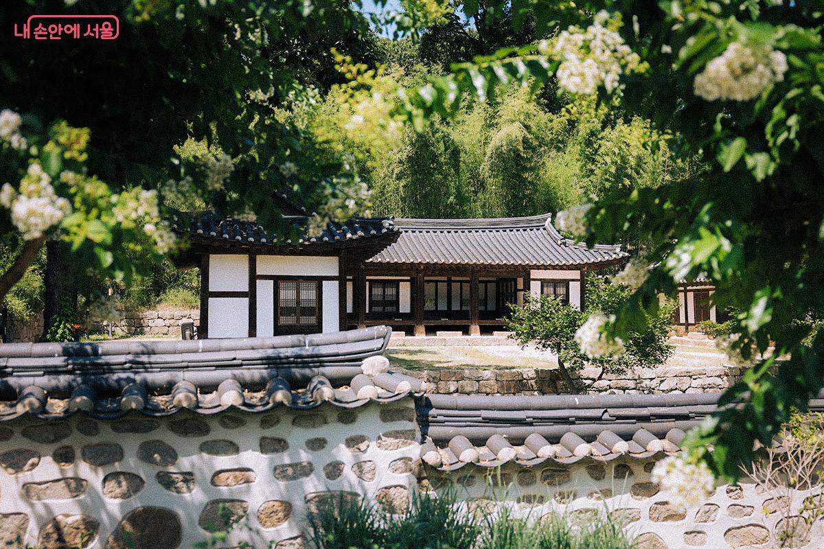 조선조 제23대 왕 순조의 부마, 창녕위 김병주의 재사인 '창녕위궁재사'(등록 문화유산 제40호) ©김아름