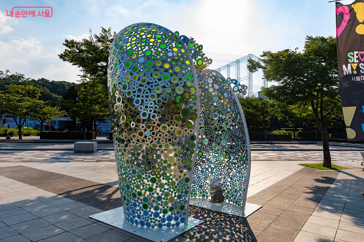 김현식 작가의 <빛의 숲> ©문청야