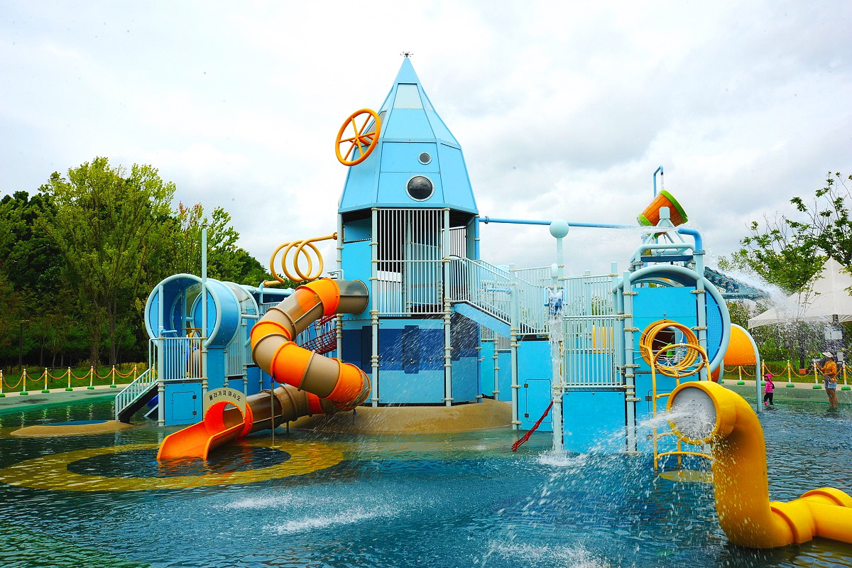 관람&middot;체험&middot;물놀이 3종 세트 완비, 완벽한 여름나기 핫플 '물재생체험관'