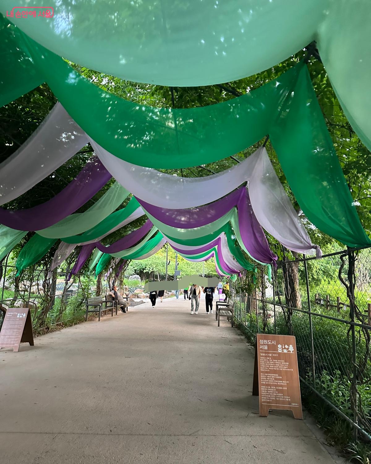 9월 말까지 오후 6시부터 11시까지 보라매공원 무더위 쉼터를 운영한다. &copy;강다영