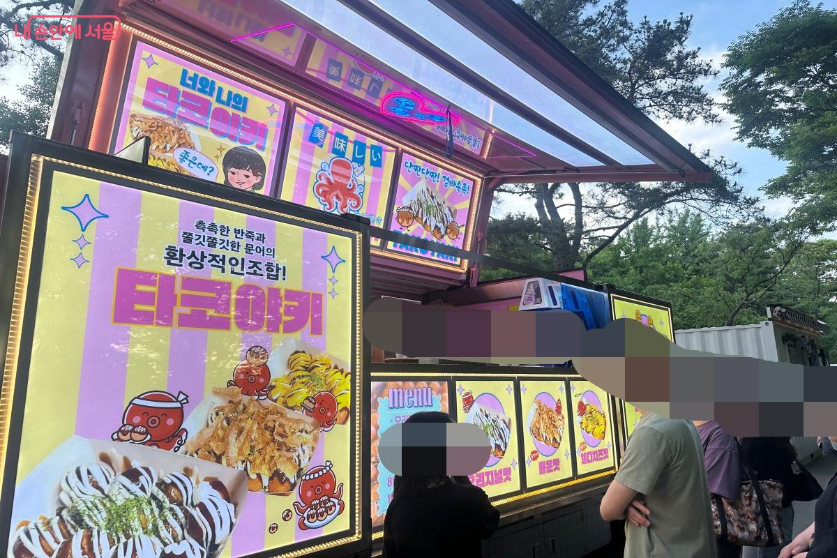 축제에 푸드트럭을 빼놓을 수 없다. &copy;강다영