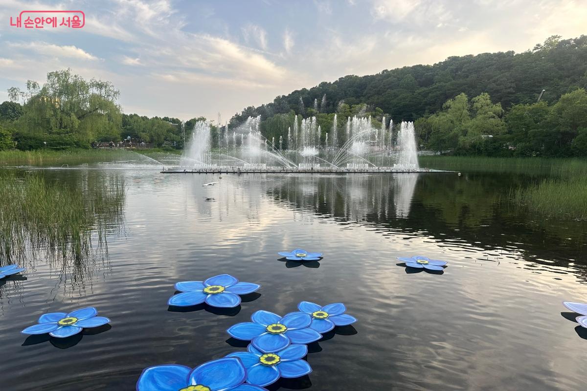 아름다운 분수쇼를 즐길 수 있다. &copy;강다영