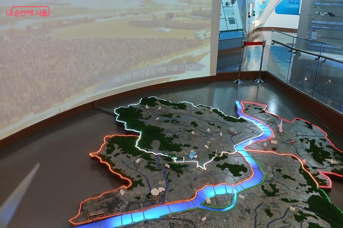 서울의 하수처리가 어떤 식으로 흘러가는지 보여주는 평면도 &copy;유지민