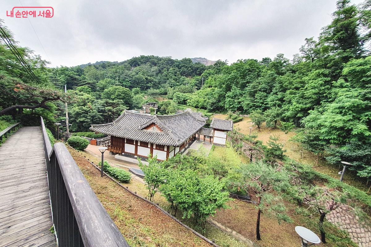 청운문확도서관으로 가는 길 ⓒ박은영