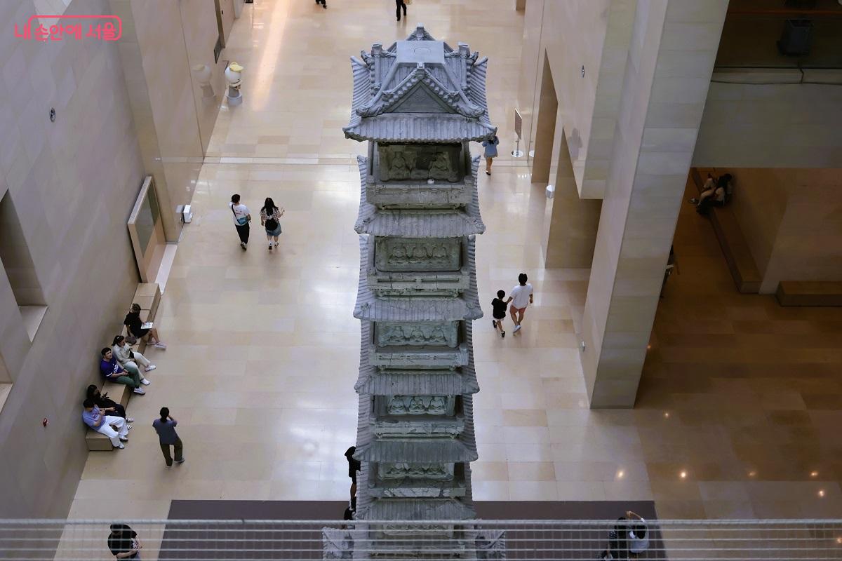 박물관에 자리한 대한민국 국보, 고려후기 제29대 충목왕 당시 건립한 경천사 십층석탑 ©이봉덕