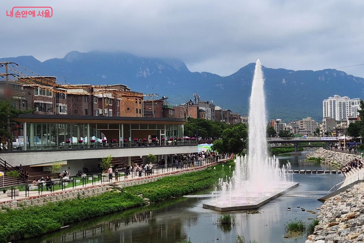 우이천과 북한산이 어우러져 더 아름답고, 멋진 풍경을 만들어준다. ©김미선