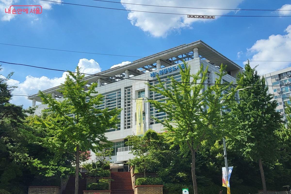 노원중앙도서관에서 열리는 특별기획 전시 '빼앗긴 땅, 되찾은 빛'이 9월 30일까지 열린다. &copy;권수진