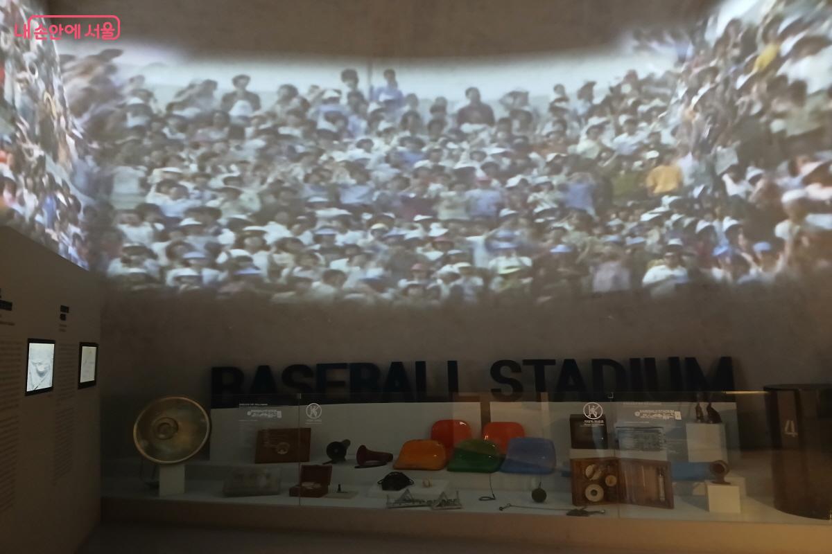 관중들의 환호가 가득했던 동대문운동장의 모습 &copy;최은영 