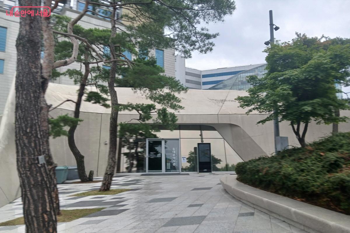 동대문역사문화공원 내에 있는 동대문역사관 &copy;최은영 