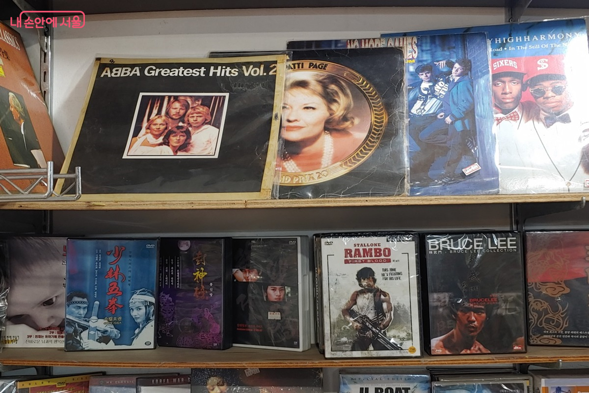 아바, 비틀즈 등 다양한 LP판을 1~3만 원 선에 판매 중이다. ©김병규