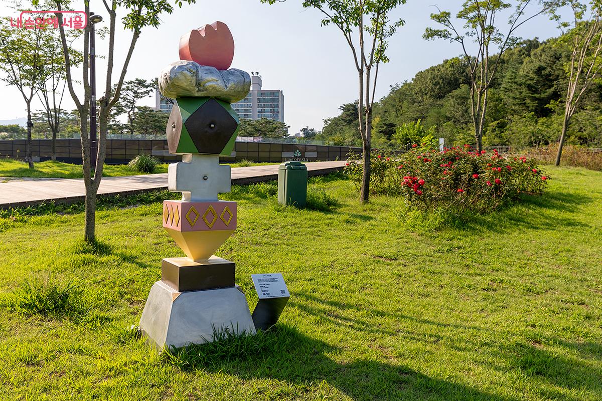 김성지 작가의 <자연의 탑> ©문청야