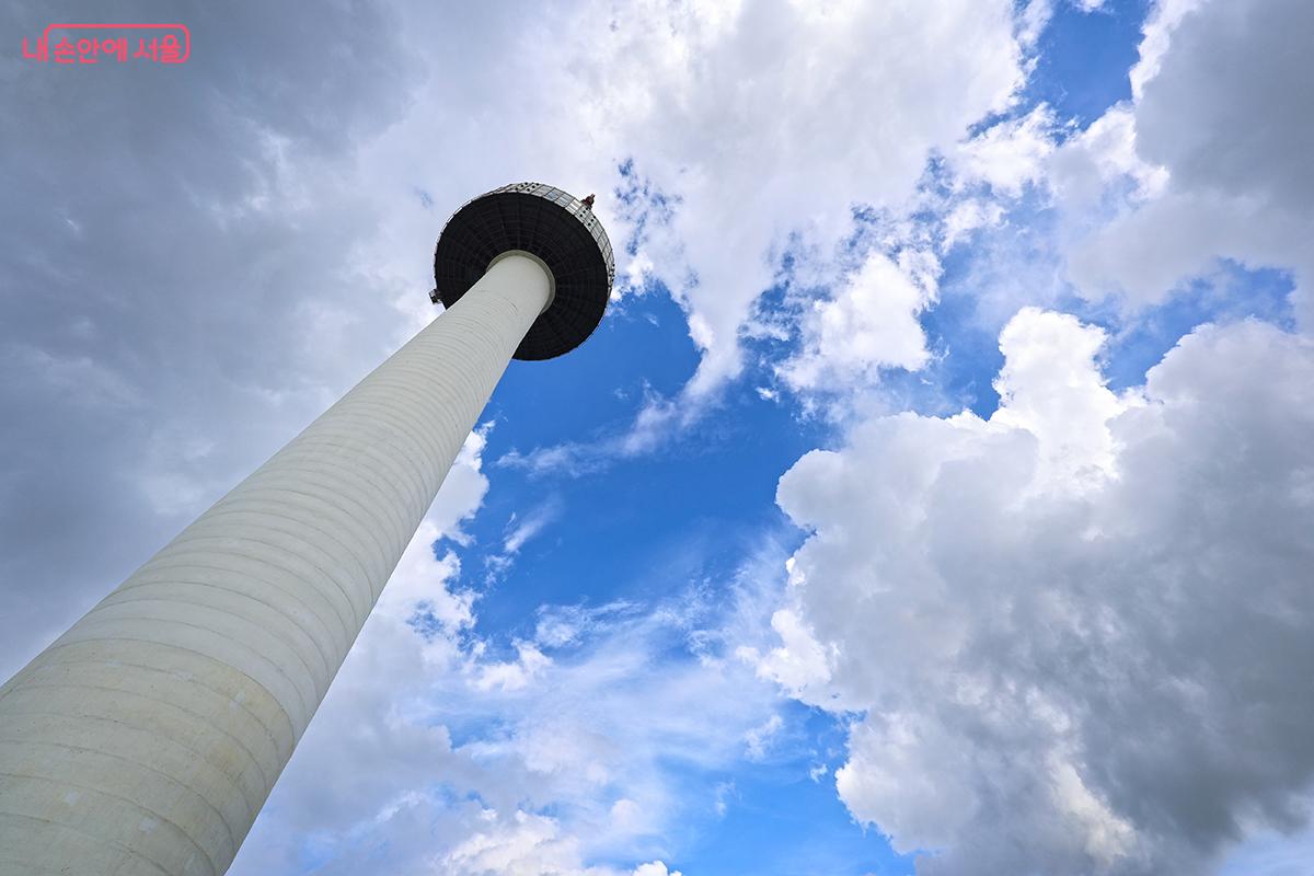 새롭게 달라진 N서울타워의 모습을 만나볼 수 있다. ©김주연