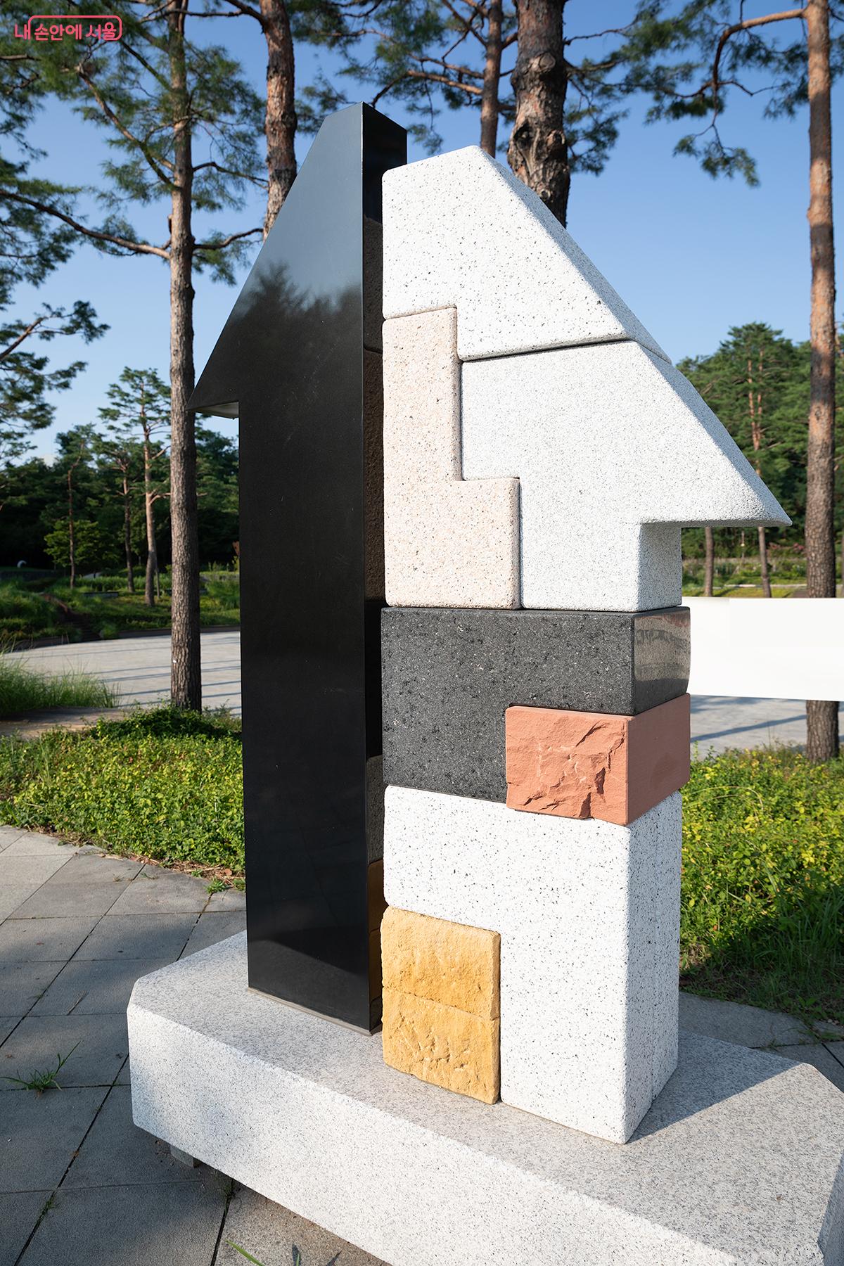 김지영 작가의 <관계_마이 스윗 홈> ©문청야