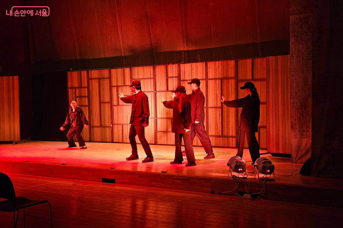 ‘제2회 북한이탈주민의 날’을 기념해 상연된 뮤지컬 <엄마라 부르고 여자라 쓴다> ©이혜숙