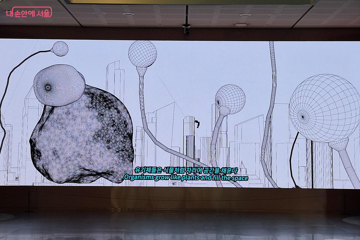 엑스레이를 연상시키는 독특한 시각 언어로 서울의 미래 도시 구조를 해체하고 재구성했다. &copy;정향선