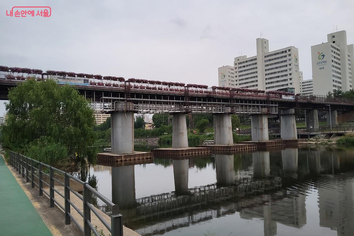 1구간은 녹천중학교를 지나 경춘철교에서 시작된다. ©권수진