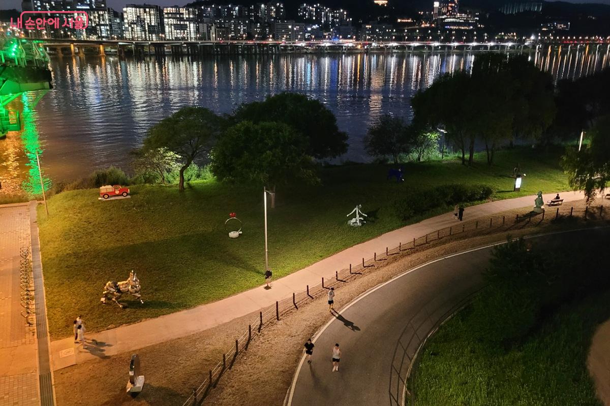 한강과 광나루 한강공원 밤 ©박미선
