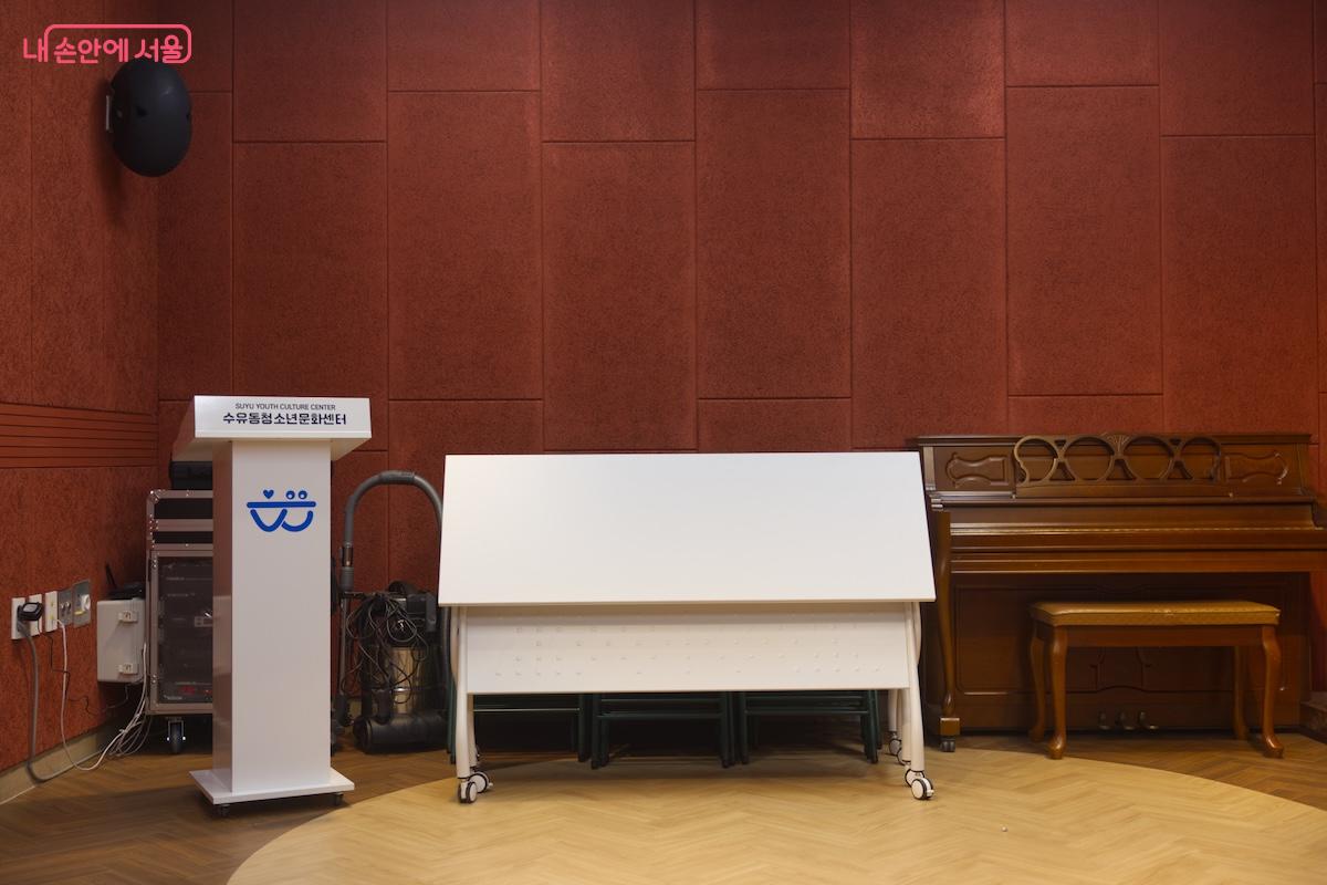 지하 1층은 기존 공간과 동일하게 강연이나 교육 등을 할 수 있는 공간으로 되어 있다. ©임중빈