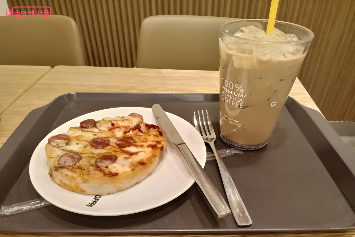 프랜차이즈 카페 가맹점에서 민생회복 소비쿠폰을 사용할 수 있다. &copy;김영주 