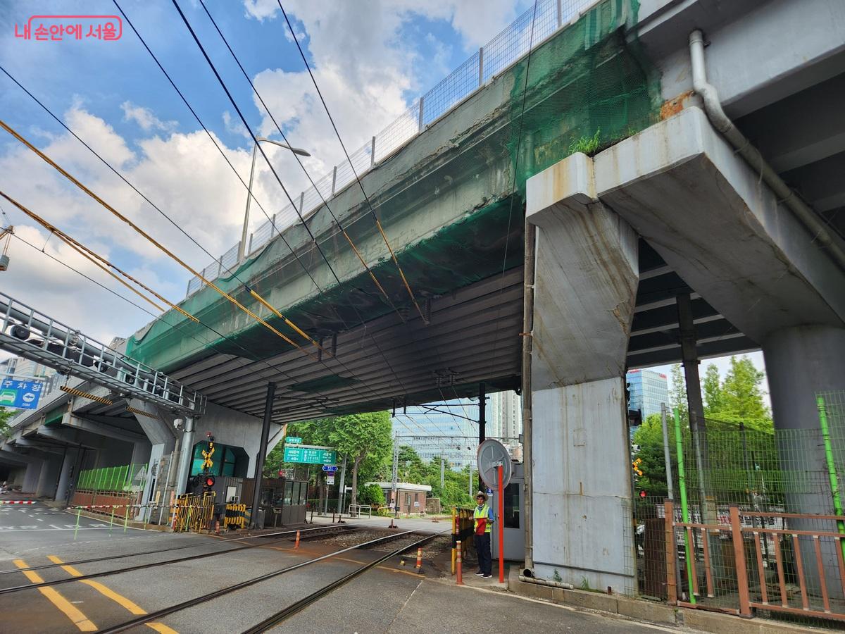 서소문고가차도와 서소문 건널목 ©서울시