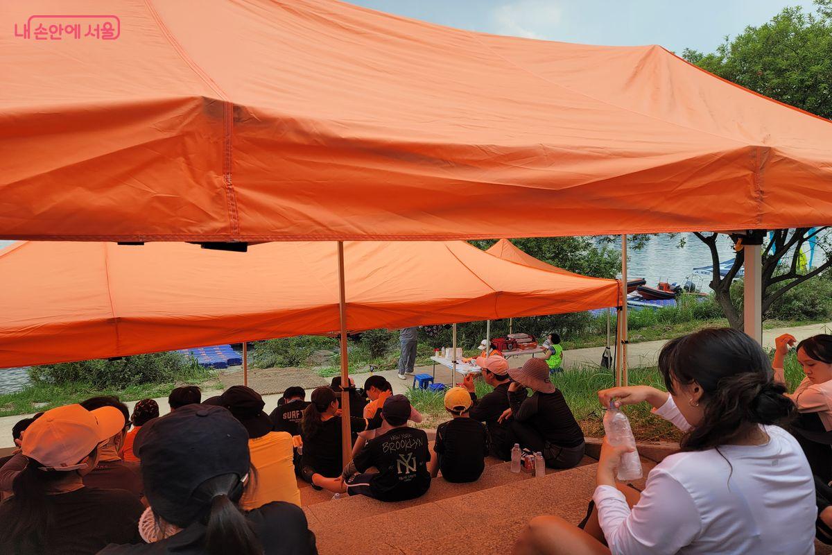 체험 시작 전 철저한 안전 교육과 설명이 진행되는 모습이다. &copy;이동영