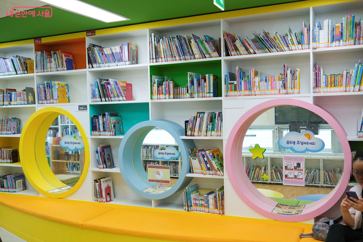 이곳에는 어린이들을 위한 다양한 영어 원서가 마련되어 있다. ©박우영  
