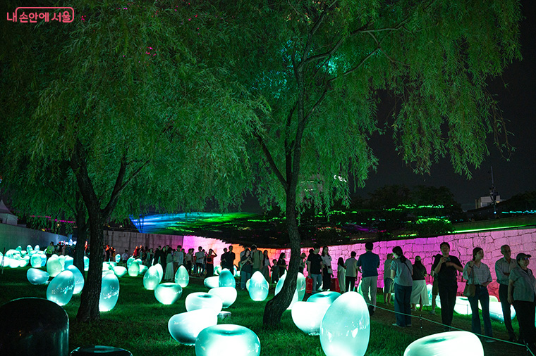 올해 처음 여름으로 확대 개최된 ‘2025 서울라이트 DDP’ 11일간 약 51만 명이 방문했다.
