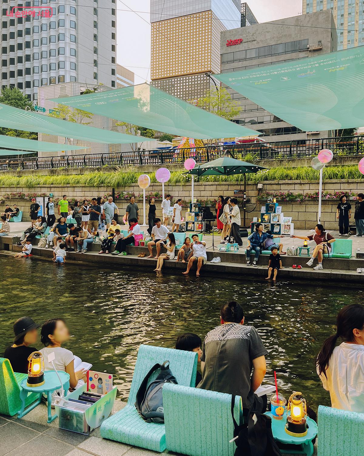 오는 8월 28일부터 31일까지 매일 오후 4시부터 밤 10시까지는 ‘책읽는 맑은냇가’만 특별 운영된다. 이어 9월 5일부터는 서울야외도서관 하반기 운영이 시작된다. ©김아름