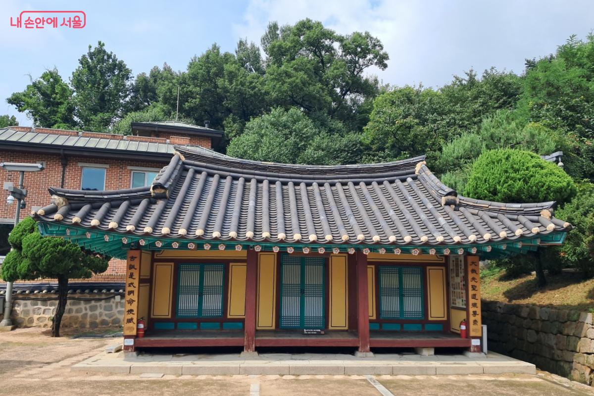 기숙사로 사용하던 동서재 &copy;박승식 