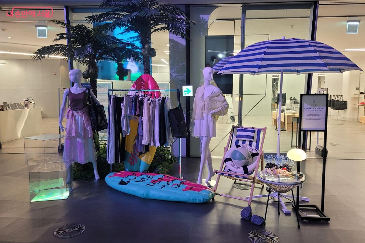 여름의 한 조각 같은 DDP의 휴식 공간 ©박미선