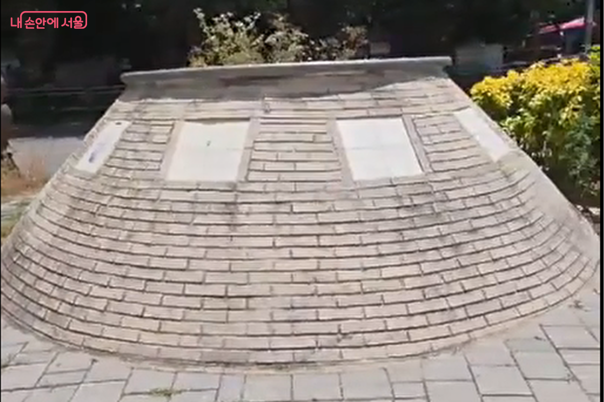 옹기 가마 모형, 지역 특징이 담긴 독 모양을 볼 수 있다. &copy;장미화 