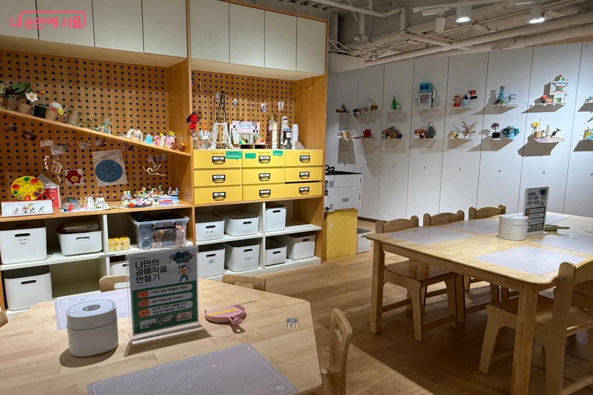 3층 공예마을은 옷공방과 모두공방으로 구성되어 있다. &copy;이미현