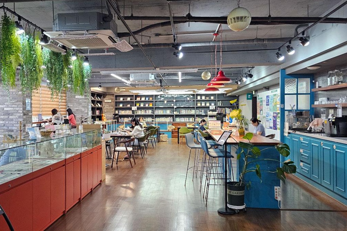 카페에서 눈치보지 말고, 무료 '서울청년센터' 알차게 이용해 보세요~