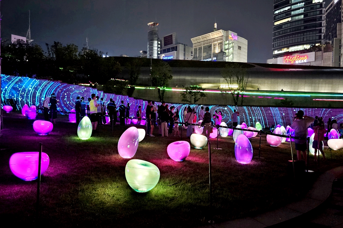 '서울라이트 DDP 여름' 놓치면 후회! 공간투어와 함께하니 감동이 두 배~