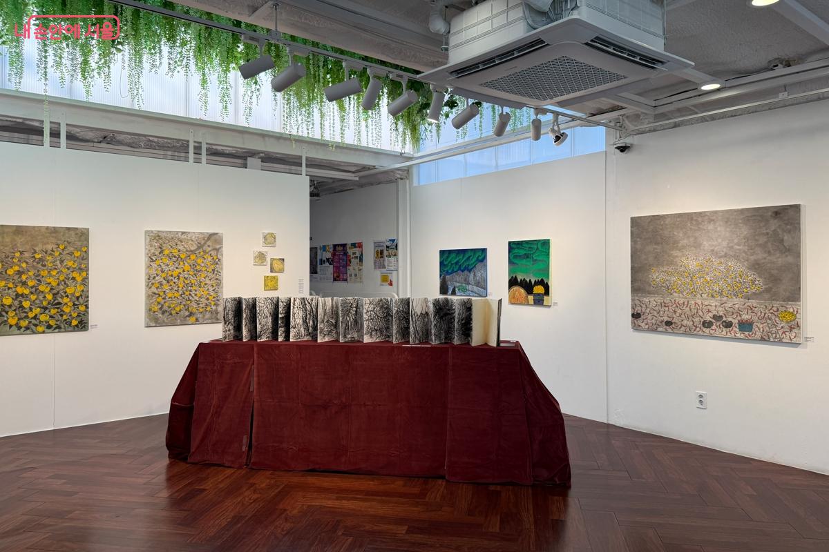 이다혜 작가는 집을 물리적 공간이 아닌 서사적 장소로 풀어낸다. &copy;이하늘