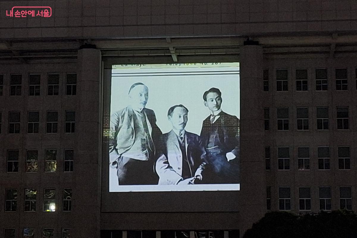 헤이그 밀사로 파견되어 대한독립을 외친 이준, 이상설, 이위종 열사의 모습 ©정향선