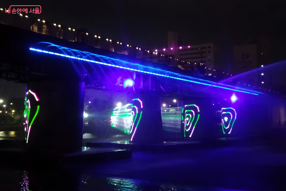 8월 22일부터 운영을 시작한 ‘경춘철교 음악분수’ ©김영주 