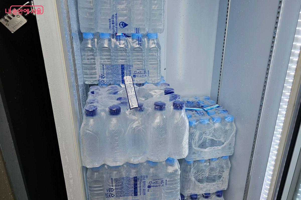 하루 5회 시원한 물이 채워진다. &copy;홍혜수   